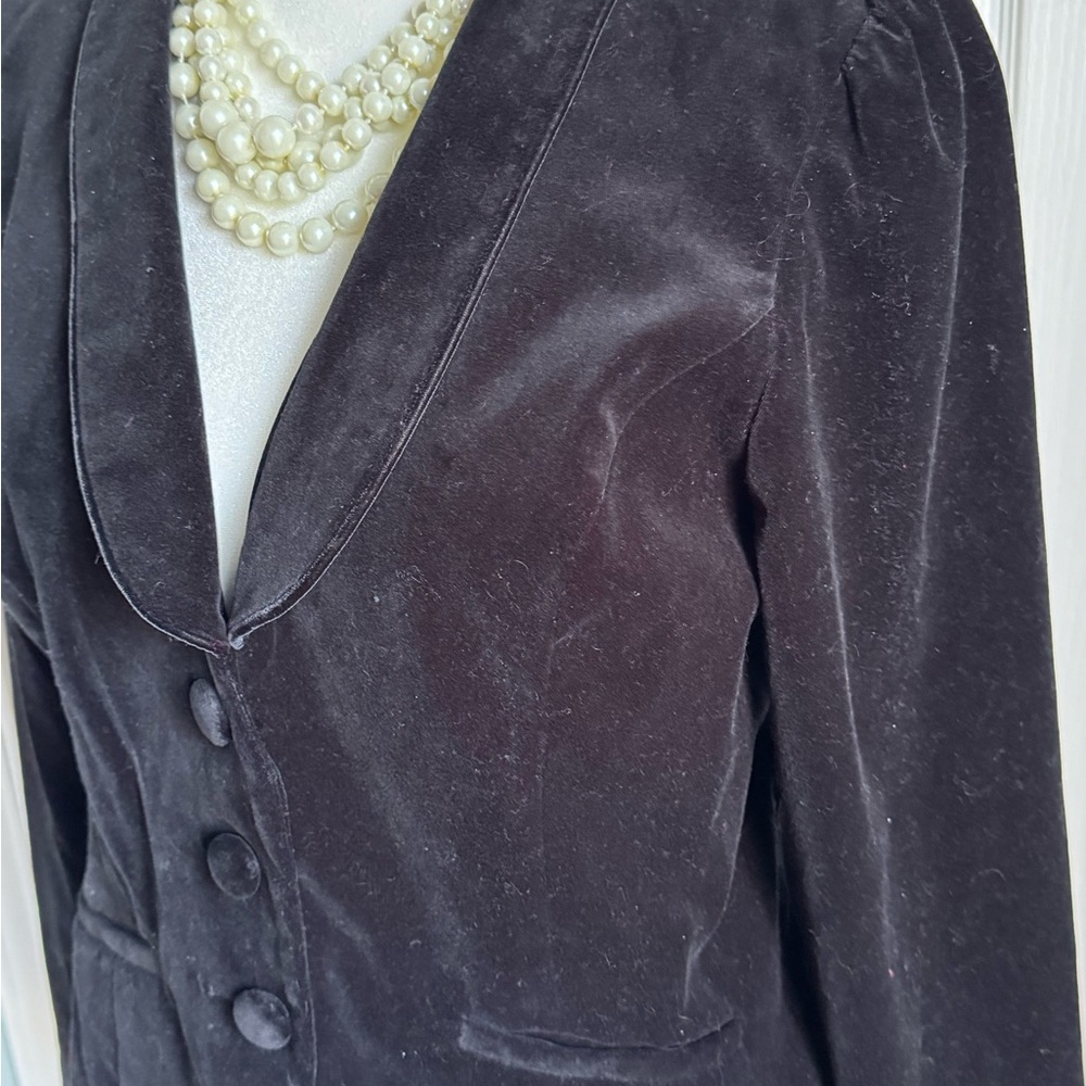 Elegant Women's Black Velvet Blazer - Picture 2 of 5